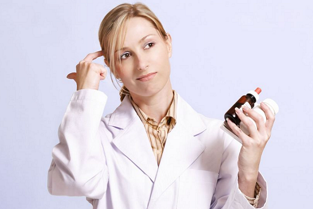 Prezes NRA, wyraziła obawę, że w związku z wprowadzeniem e-recepty istnieje ryzyko wzrostu opłat za odnowienie licencji na programy apteczne. (fot. Shutterstock)