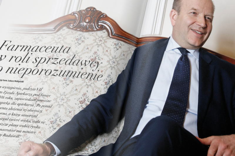 Konstanty Radziwiłł na zdjęciu z magazynu "MGR.FARM"