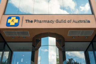 Australia: farmaceuci będą mogli zaszczepić więcej młodych osób