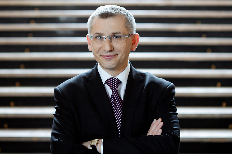 W oparciu o raport NIK, już są przygotowywane zmiany przepisów, aby wykluczyć reklamy sugerujące, że suplement diety jest tym, czym w rzeczywistości nie jest. (fot. nik.gov.pl)
