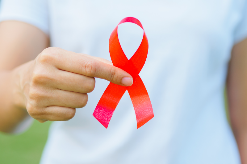 W 2020 roku, na całym świecie, jedna trzecia osób dotkniętych przez wirusa HIV, napotkała na szereg trudności związanych z dostępem do swoich leków, powodowanych niedoborami i problemami logistycznymi (fot. Shutterstock).