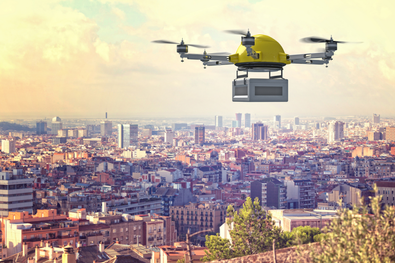 Dron może przetransportować ładunek do 20 kilogramów leków (fot. Shutterstock)