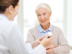 NIK oceni program bezpłatnych leków dla seniorów 75+