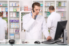 Brytyjski rząd chce dekryminalizacji błędów farmaceutów