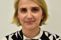 Posłanka opozycji pyta o 'aptekę dla aptekarza’ i pomija istotne fakty…