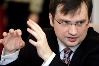 Ziobro: Proponujemy ustawę, która pozwoli ścigać przestępców z mafii lekowej