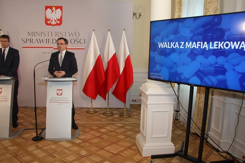 Konieczne są przełomowe zmiany w prawie farmaceutycznym, które pozwolą na skuteczną walkę z mafią lekową. (fot. Ministerstwo Sprawiedliwości)