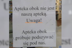 „Uwaga! Apteka obok próbuje podszywać się pod nas”