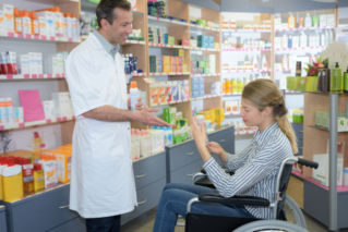 Farmaceuci mogliby osobiście dostarczać niepełnosprawnym leki do domu