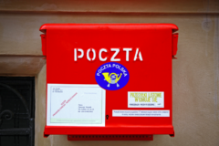 Usługa kurierska Poczty Polskiej dla e-aptek coraz bardziej popularna