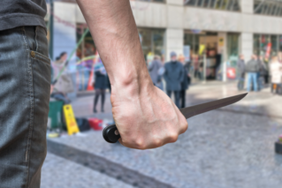 Poznań: zastraszył pracowników apteki nożem i ukradł leki…