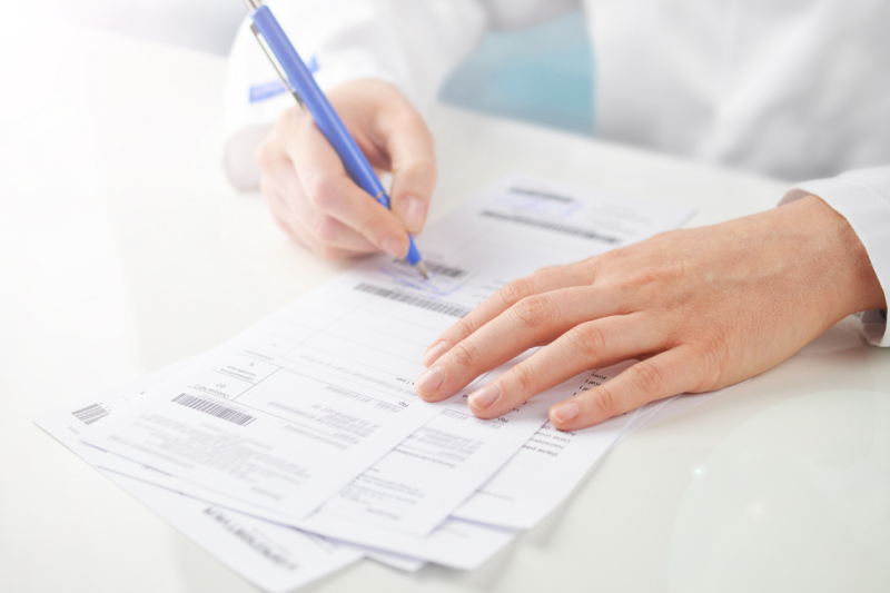 W ocenie Wielkopolskiego WIF należałoby też rozszerzyć uprawnienia farmaceutów o możliwość wystawiania recept na leki refundowane (fot. Shutterstock)