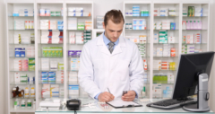 Wyrok NSA w sprawie uprawnień kierownika apteki – co sądzą farmaceuci?