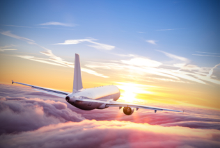 LOT chce zdobyć certyfikat IATA i przewozić leki