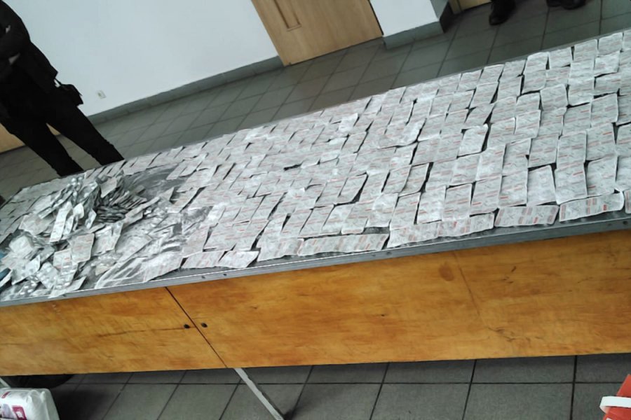 W trakcie działań, na granicy ukraińsko-polskiej, przejęto m.in. ponad 7,2 tys. szt. tabletek (7,2 kg) buprenorfiny (fot. Shutterstock)