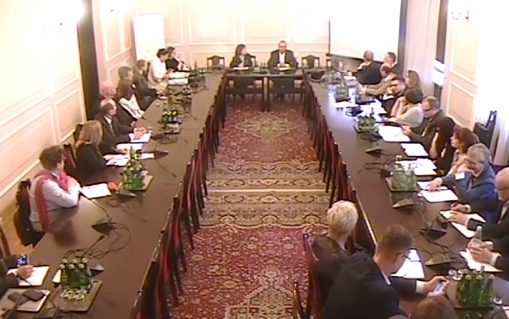 Rozmowy podczas posiedzenia Zespołu dotyczyły poprawy edukacji w dziedzinie fitoterapii wśród polskich farmaceutów i innych fachowych pracowników służby zdrowia (fot. sejm.gov.pl)