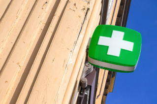 Zmiana w zakazie reklamy aptek przy okazji ustawy o zawodzie farmaceuty?