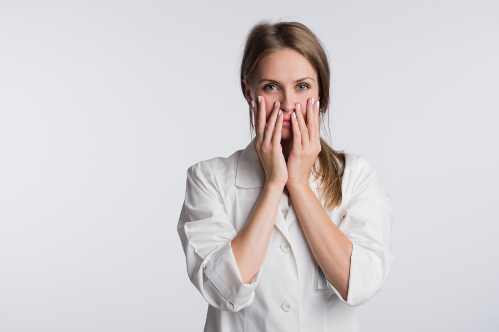 Od momentu pojawienia się pierwszego przypadku zakażenia koronawirusem w Polsce na bieżąco piszemy także o tym, jak obecnie wygląda praca farmaceutów (fot. Shutterstock).