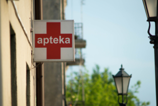 Coraz mniej aptek w Polsce. Ministerstwo wyjaśnia, dlaczego nie zamierza interweniować