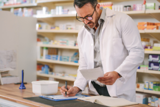 Przychodnie POZ zamknięte. Recepty wystawiają farmaceuci w aptekach…