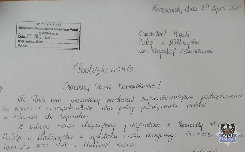 Mieszkanki województwa zachodniopomorskiego wdzięczne są za efektywność, błyskawicznie przeprowadzoną akcję Policjantów z Wałbrzycha (fot. walbrzych.policja.gov.pl)