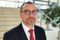 Wiceminister zdrowia wygrał z Faktem. Czeka na wykonanie wyroku…