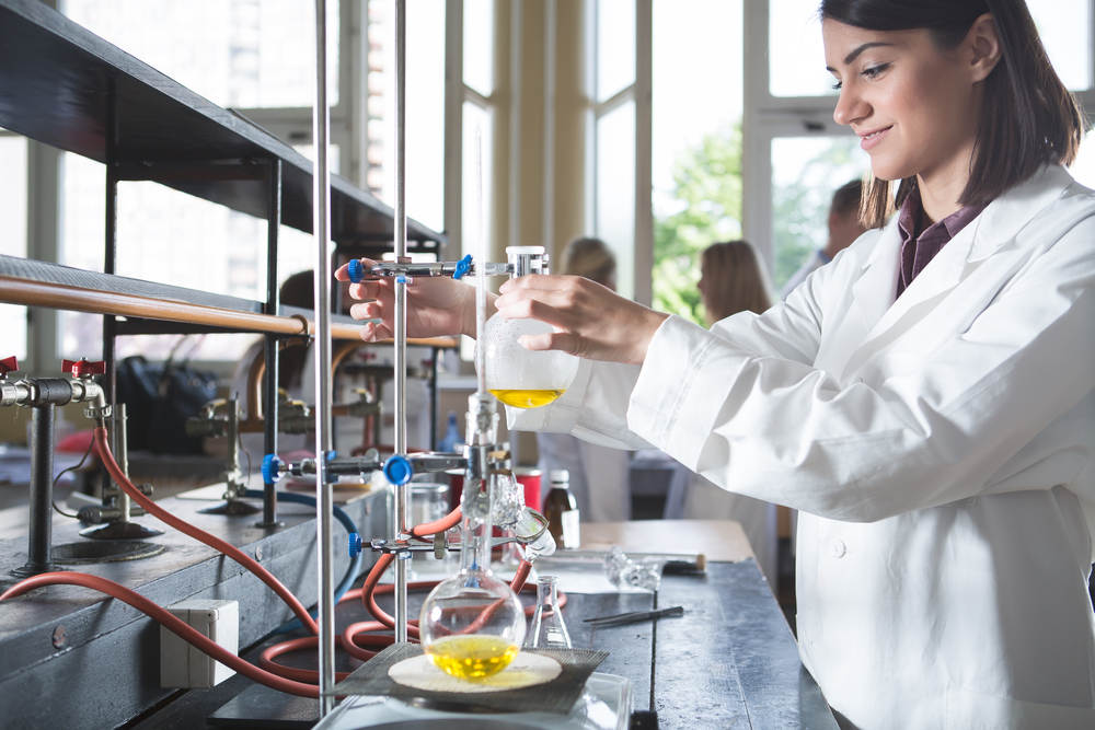 W centrum znalazły się laboratoria i sale dydaktyczne, z których skorzystają studenci farmacji (fot. Shutterstock)