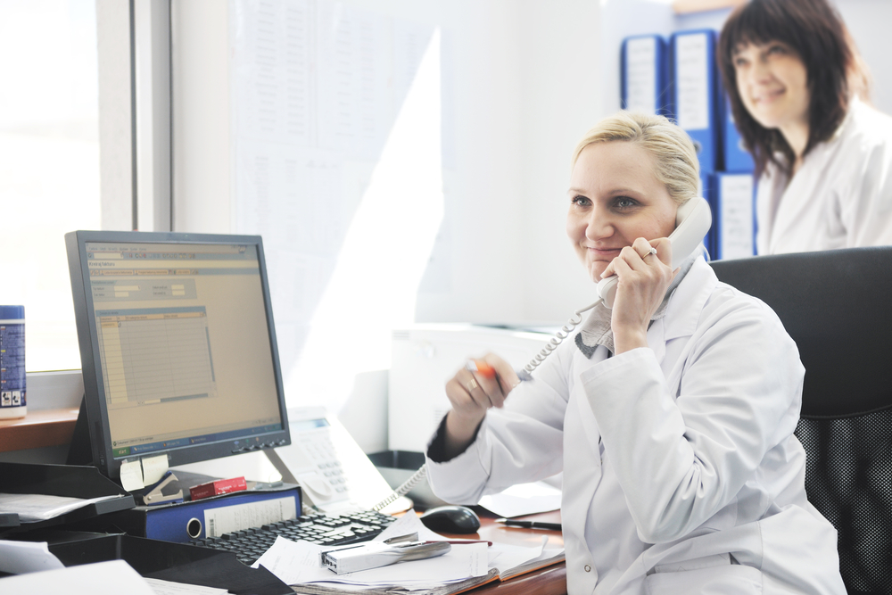 Izba sugeruje, aby prowadzić korespondencję z producentami wyłącznie e-mailowo (fot. Shutterstock)
