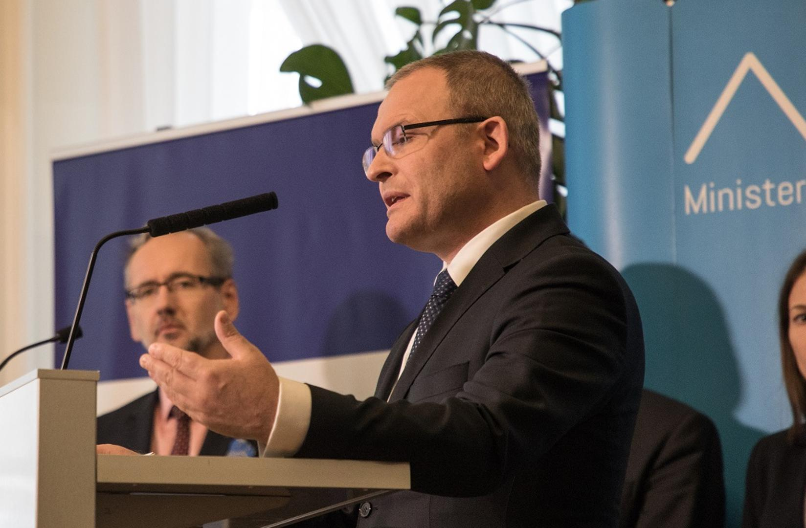 Minister Zdrowia zaleca przezorność i odradza wykorzystywania produktu, którego skuteczność i bezpieczeństwo stosowania nie zostało potwierdzone przez organ rejestrowy (fot. MZ)