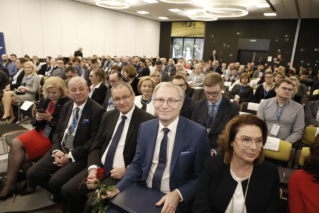 Tomasz Latos: farmaceuci idą właściwą drogą