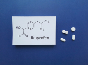 Ibuprofen pogarsza stan pacjentów zakażonych koronawirusem?