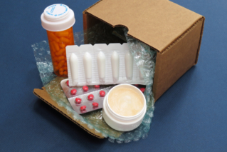 Indie, Chiny, Hong Kong i Wielka Brytania – stąd do Polski płyną nielegalne farmaceutyki…