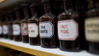 VIDEO: Muzeum w Bydgoszczy zaprasza do laboratorium galenowego
