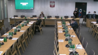 Klub PiS wycofał poprawkę do ustawy o zawodzie farmaceuty dotyczącą techników