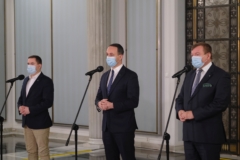 PSL złoży projekt ustawy umożliwiającej szczepienie w aptekach