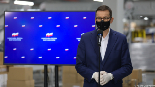 Szczepienia przeciw COVID-19: dobrowolne, darmowe i nie w aptekach…