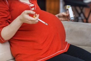 Reklama sugerowała, że kobieta w ciąży paliła papierosy? KER uznaje skargę…