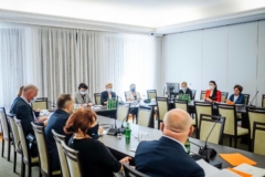 Senatorowie za szczepieniami w aptekach… i nie tylko oni