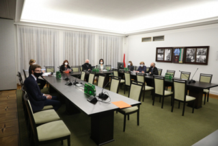 Senat: komisja rekomenduje przyjęcie ustawy o szczepieniach w aptekach bez poprawek