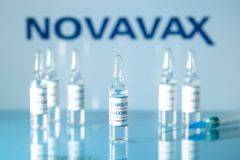 Komisja Europejska zatwierdza umowę z Novavax dotyczącą szczepionek przeciw COVID-19