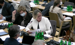 Komisja Zdrowia za szczepieniami przez farmaceutów przeciw grypie
