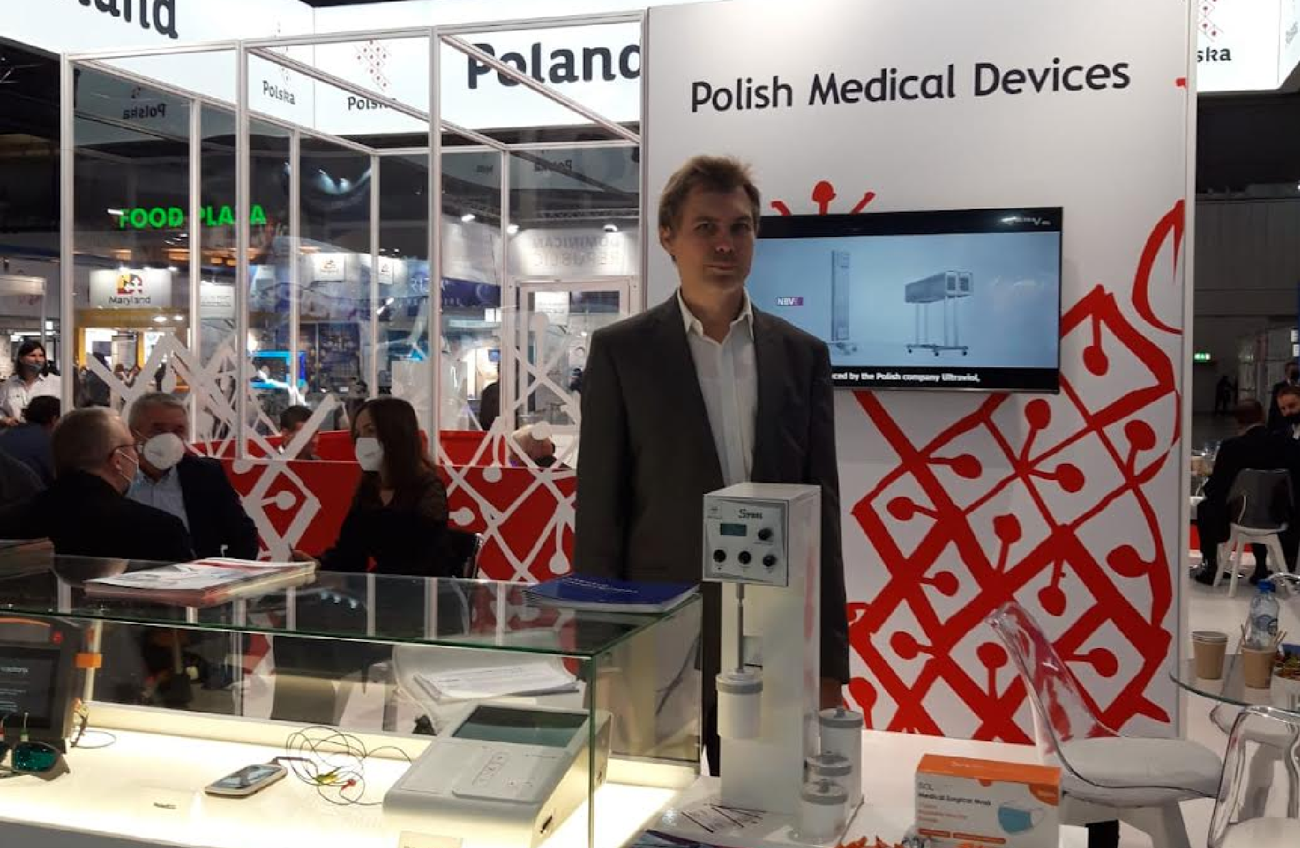 Przedstawiciele wielkopolskiej firmy NGKPharma, starają się zainteresować właściwe organy Zautomatyzowanym Systemem Lekomatowym (fot. nadesłane przez autora)
