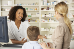 USA: Farmaceuci z czwartym wynikiem w badaniu poziomu zaufania publicznego
