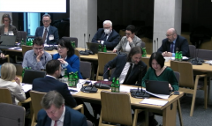 Posłowie przyjęli poprawkę o recepcie farmaceutycznej na szczepionkę. Część farmaceutów rozczarowana…