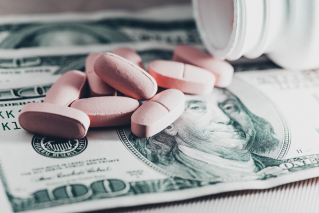 Jak zbliżający się koniec pandemii wpłynie na przychody firm farmaceutycznych?