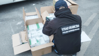 59-latek chciał wywieźć do Szwecji 75 tysięcy tabletek z tramadolem
