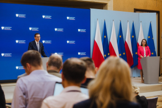 Rząd przyjął projekt nowelizacji ustawy refundacyjnej. Co w nim znajdziemy?