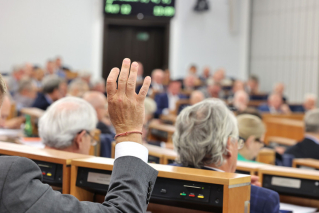 Senat przyjął „AdA 2.0” bez żadnego sprzeciwu, ale z „wybitymi zębami”?