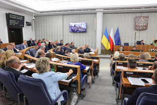 Senat przyjął nowelizację ustawy refundacyjnej z poprawkami dotyczącymi receptury aptecznej