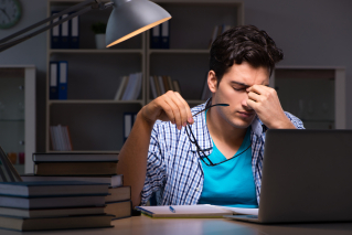 Back to study, czyli czy stres może powodować wzdęcia?